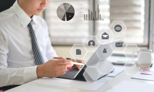 Building the Future: QuartusTech’s Expertise in Website & iOS App Development